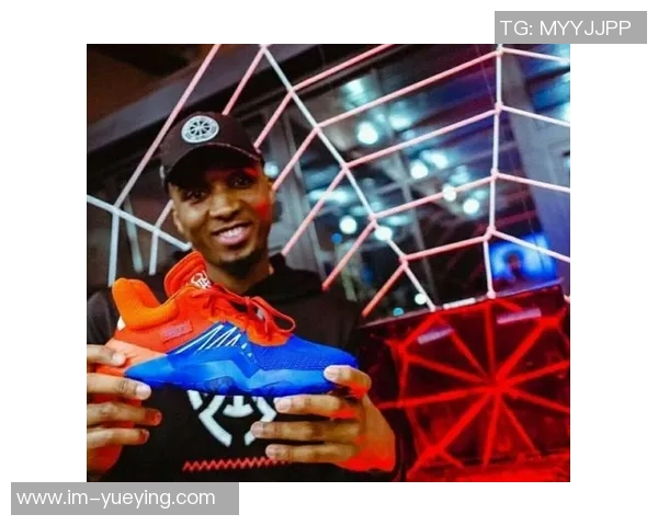 米切尔为母校打造独特球衣设计融入个人Logo与蜘蛛侠元素